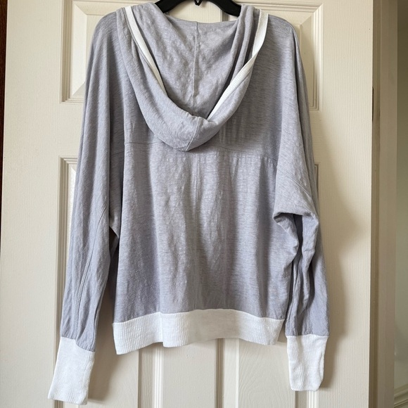 Eileen Fisher 100% Linen Cardigan Hoodie Button Up Size XS Coastal Gray White - Picture 8 of 13